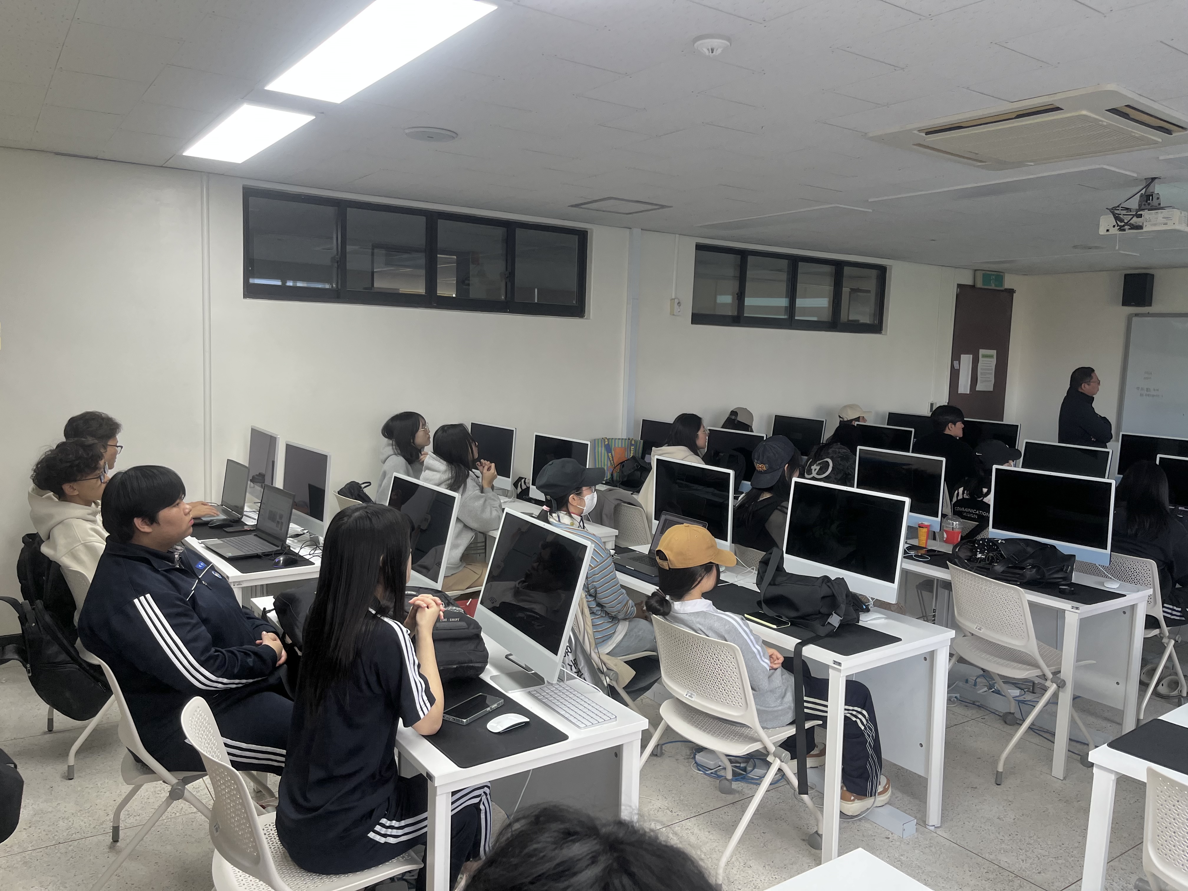 2025학년도 대전도안고등학교 시각커뮤니케이션디자인학과 견학 및 수업 참관 게시글의 5 번째 이미지